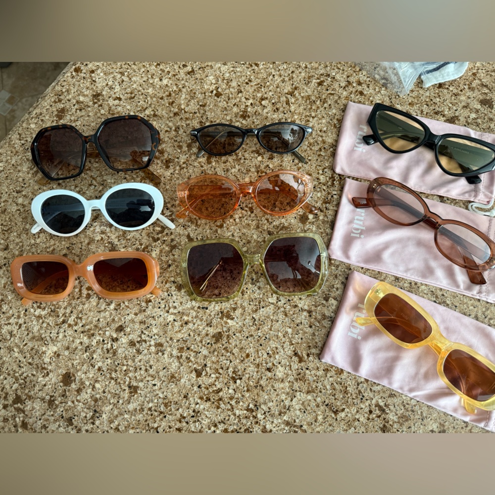 Women’s Assorted Fashion Sunglasses 🕶️